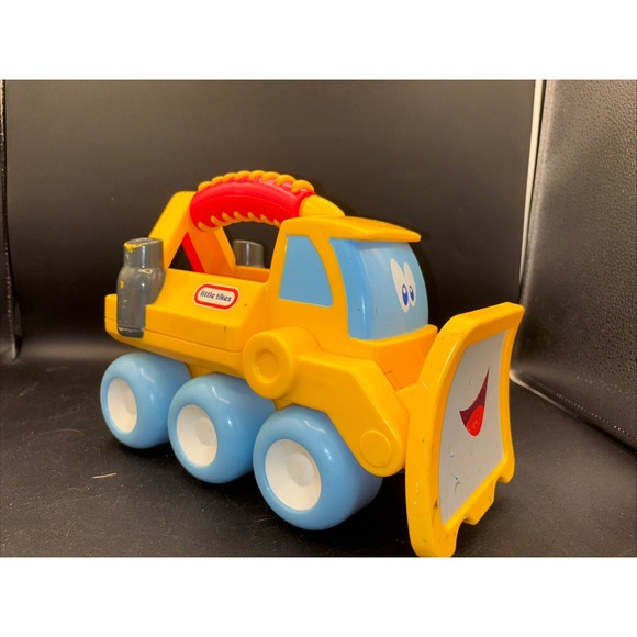 Yellow Dusty bulldozer (Little Tikes Handle Hauler) (Toddler Truck) - Picture 1 of 8